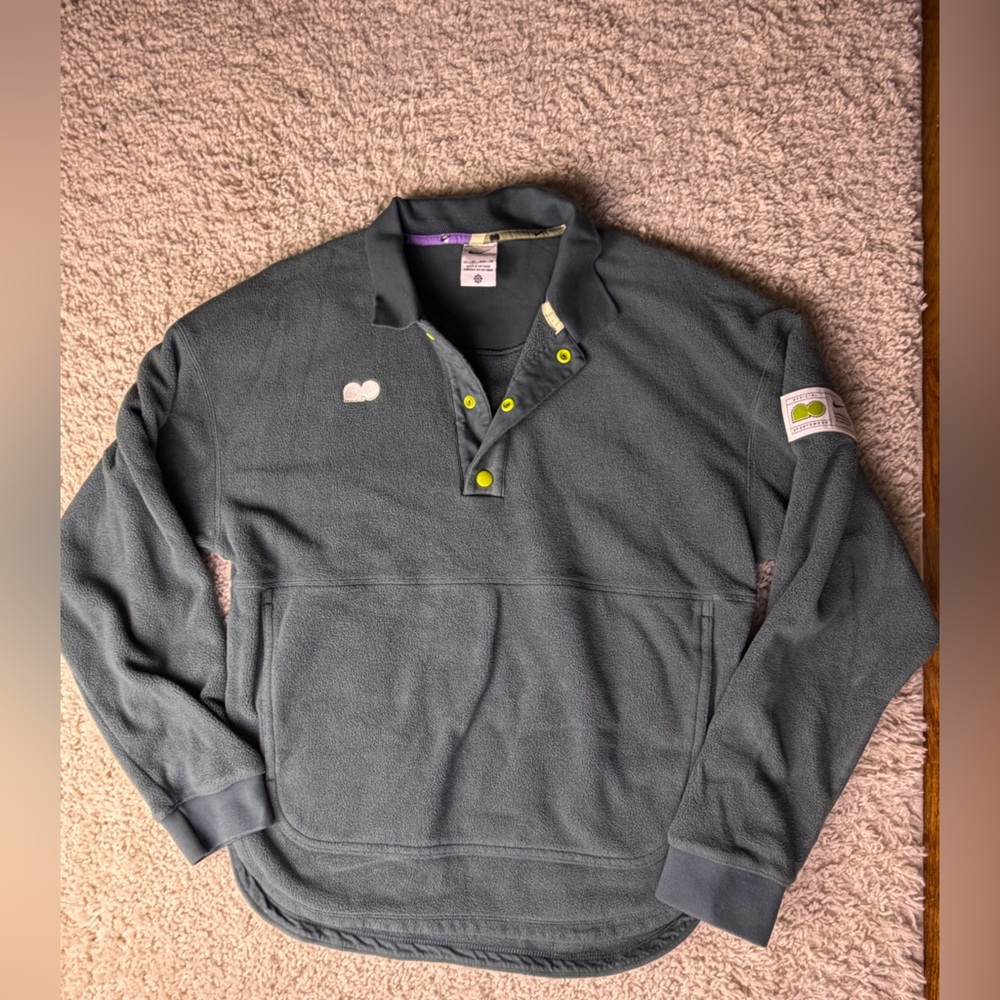 Women’s XS Nike Fleece Pullover GUC